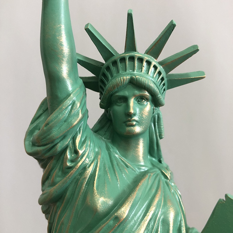 نموذج تمثال الحرية، إكسسوارات  - مراجعة Travel Accessories New York وسعره