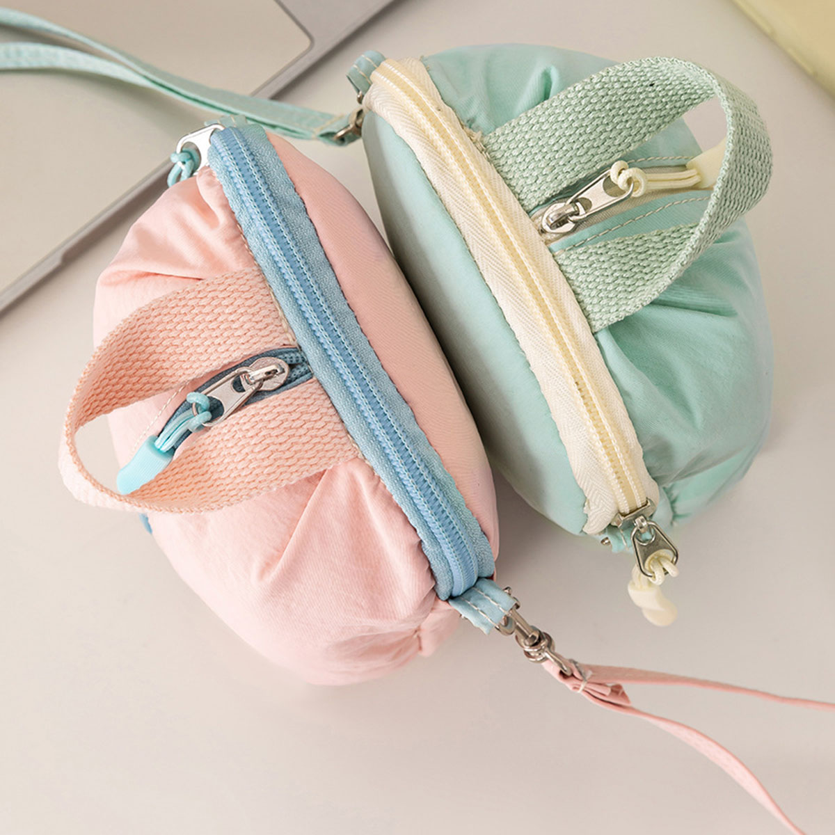 حقيبة تخزين صغيرة ومحمولة للمل - مراجعة Travel Accessories Organizer وسعره