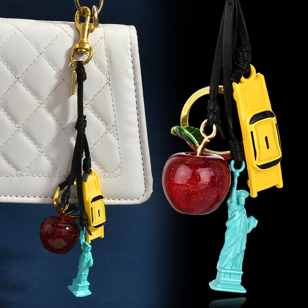 سلسلة مفاتيح متعددة الحلي بتصم - مراجعة Travel Accessories New York وسعره